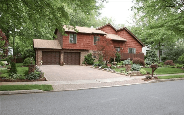 19 EISENHOWER Road, Closter